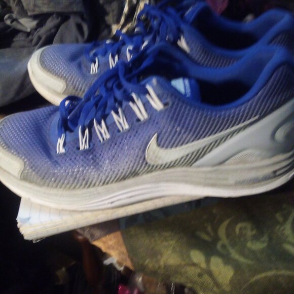 NIKE SNEAKER'S; SIZE 10.5 unisex - Picture 2 of 8